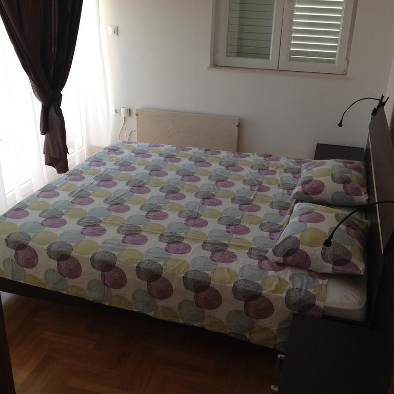 Apartment Biserka تْسافتات الغرفة الصورة